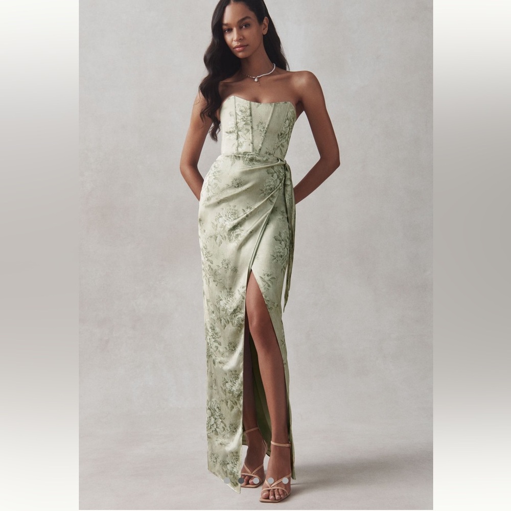 V. Chapman June Printed Corset Front Slit Gown- Light Green Size 6